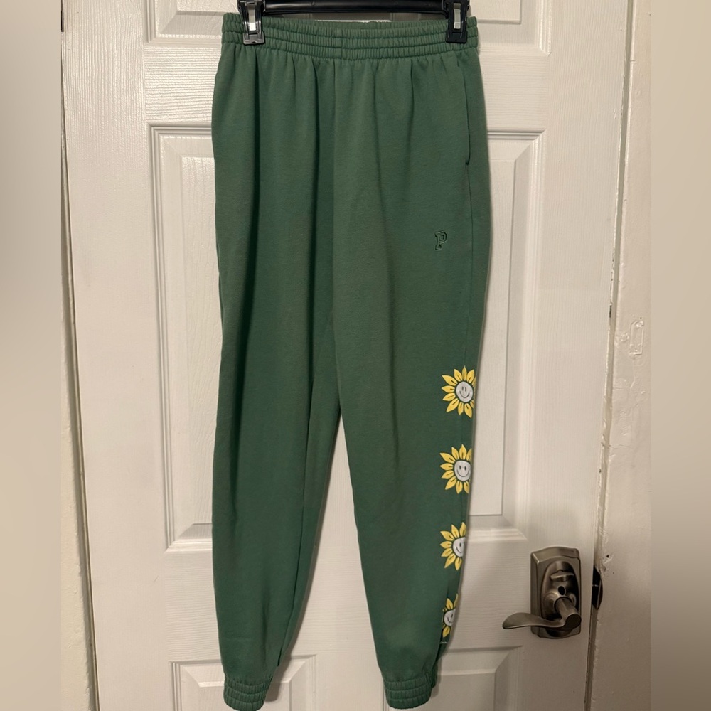 PINK Victoria's Secret Women’s Green Jogger Sweatpants with Sunflower Accents